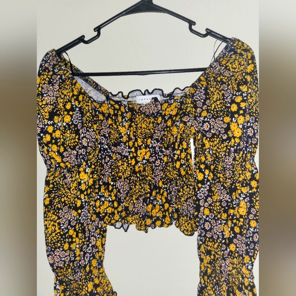 TopShop Beautiful Ruffle 🌼 Blouse (2)(XS)(NWOT) - Picture 3 of 5